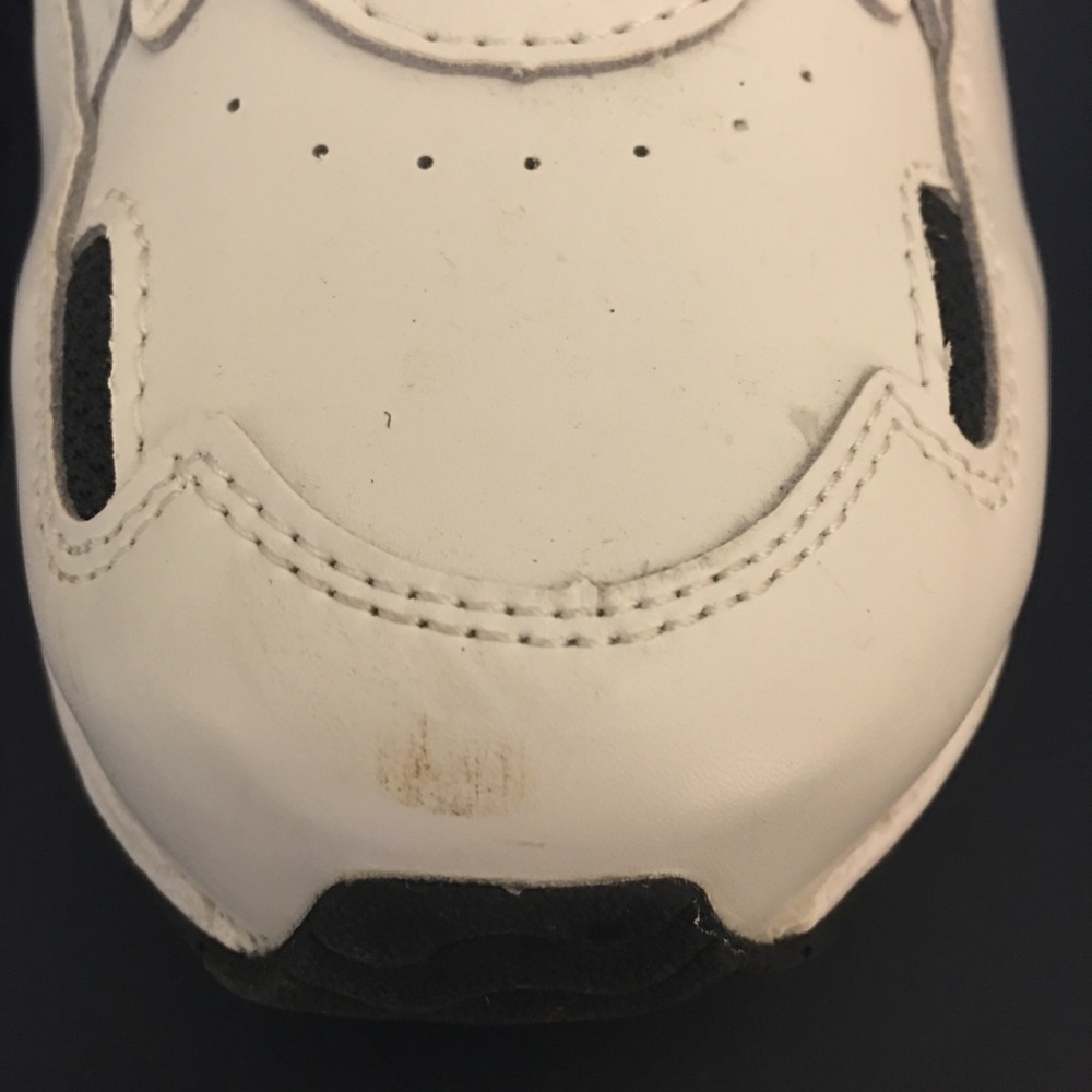 VIONIC Tennis Shoes (Men’s) - Picture 6 of 8